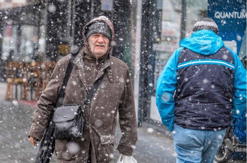 Meteoroloji alarm verdi: İstanbul ve 13 kent için sarı kodlu uyarı! Cuma yoğun kar geliyor 8